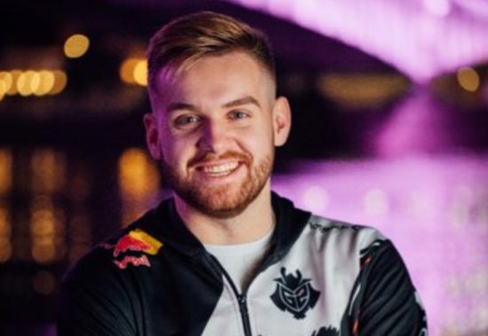 前T1教练Stardust更推求职：有兴趣可以联系我