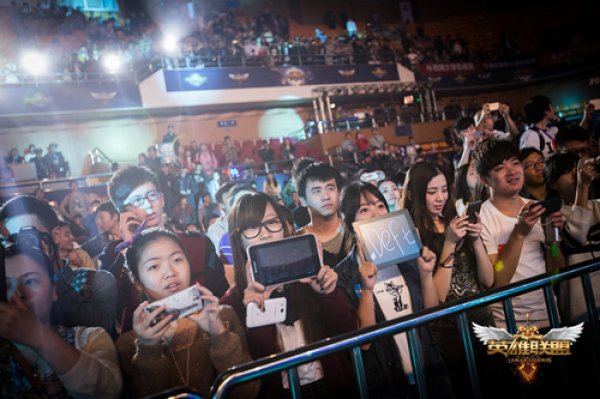 LangX神装贾克斯风暴狂打 俊日蝎子拉三人 LangX队1-0微笑队